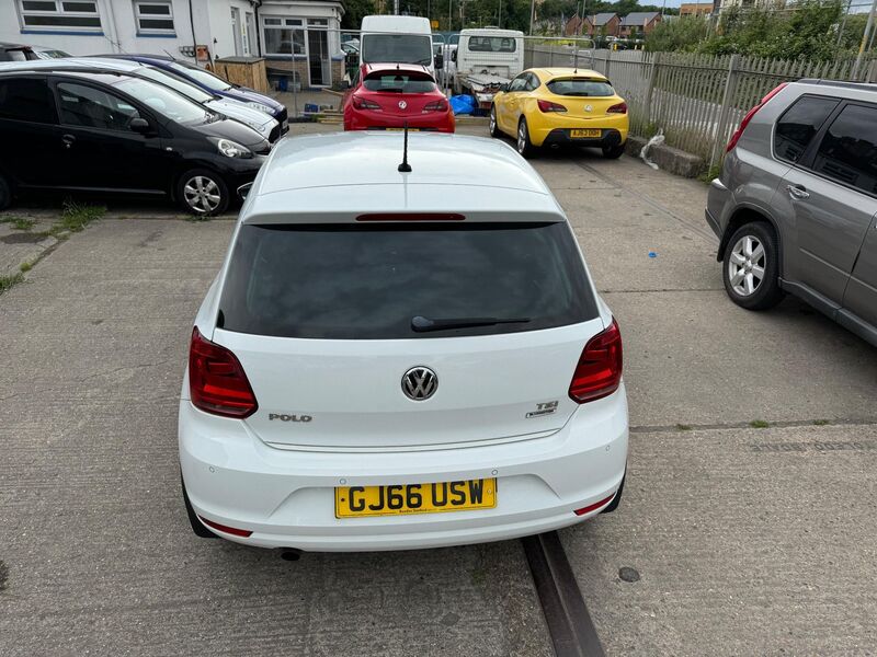 VOLKSWAGEN POLO