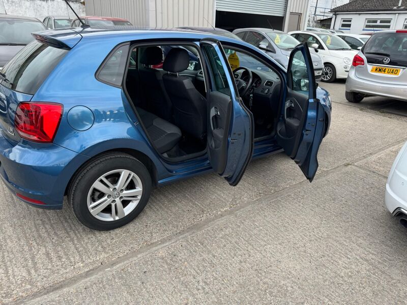 VOLKSWAGEN POLO