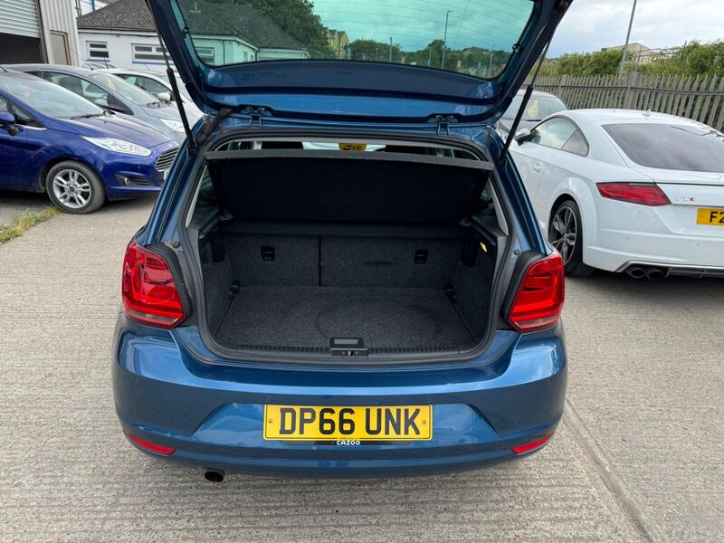 VOLKSWAGEN POLO