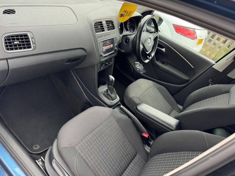 VOLKSWAGEN POLO
