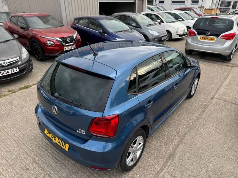 VOLKSWAGEN POLO