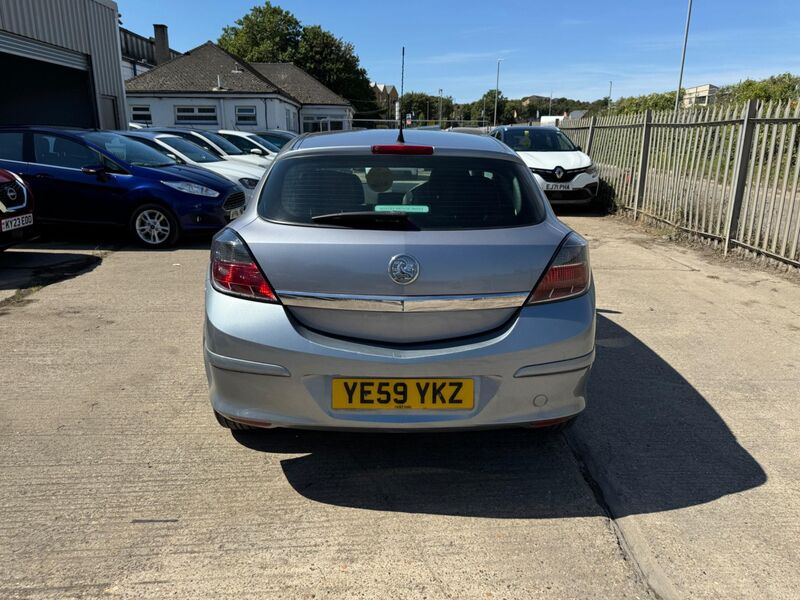VAUXHALL ASTRA