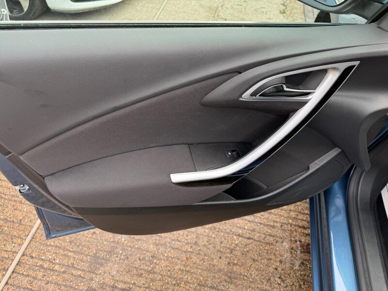 VAUXHALL ASTRA