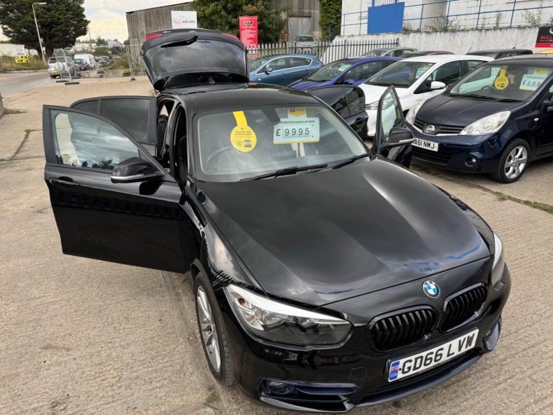 BMW 1 SERIES