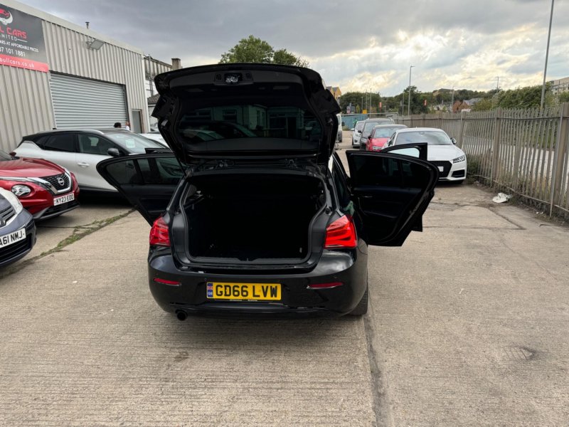 BMW 1 SERIES