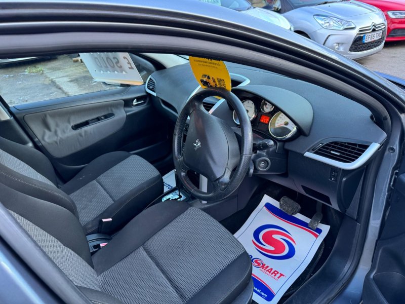 PEUGEOT 207