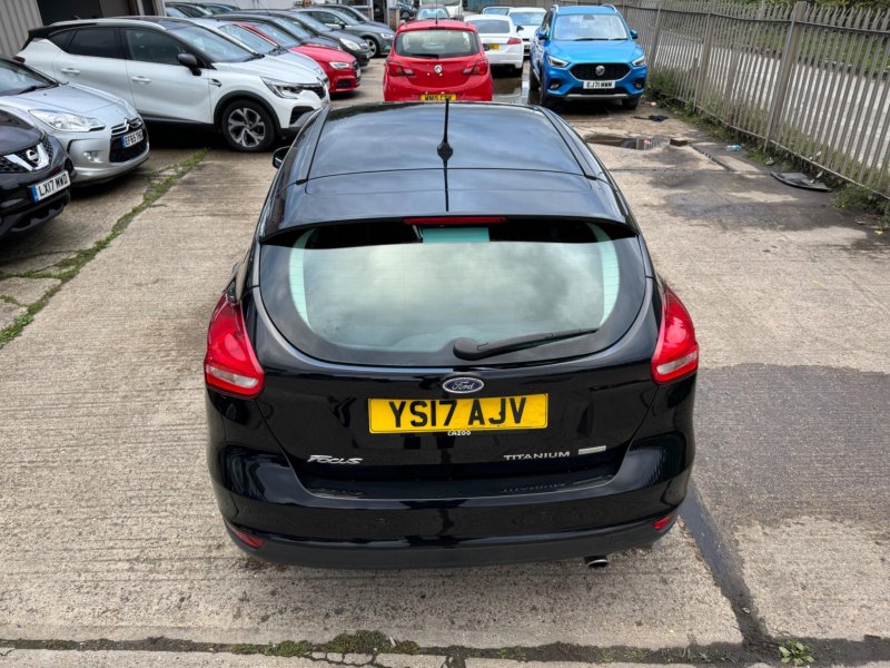 FORD FOCUS