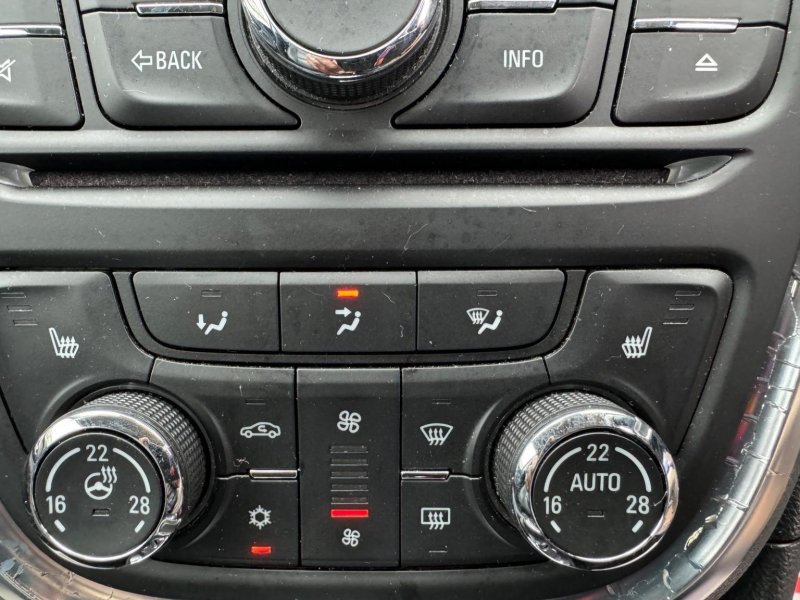 VAUXHALL MOKKA