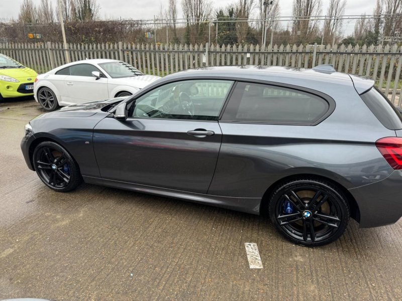 BMW 1 SERIES