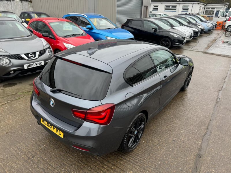BMW 1 SERIES