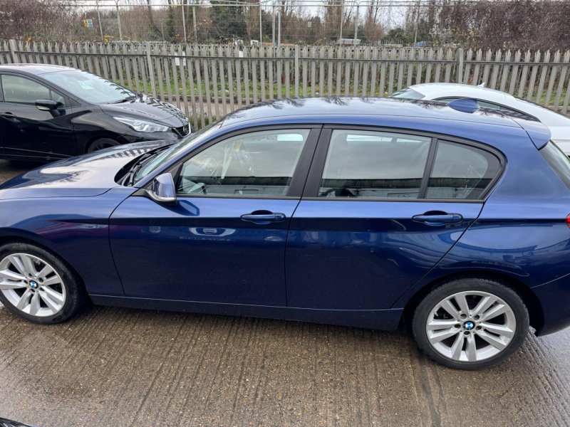 BMW 1 SERIES
