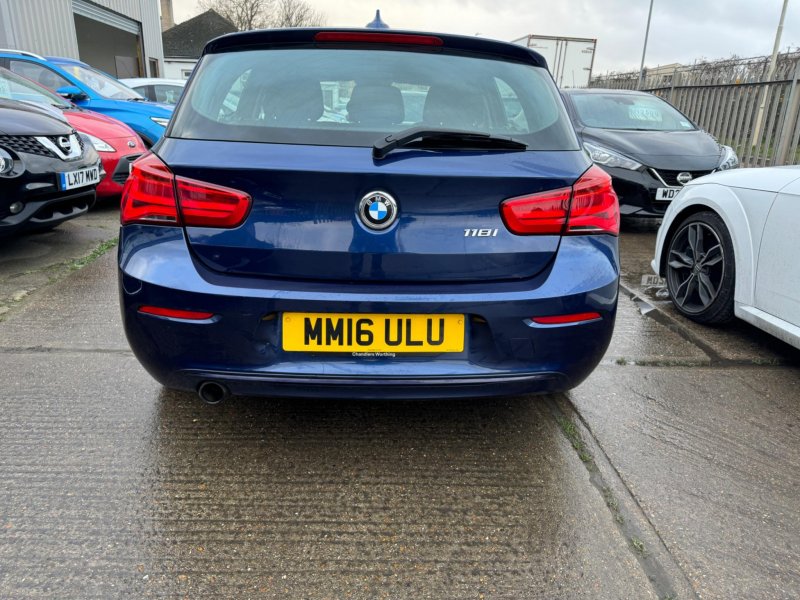 BMW 1 SERIES