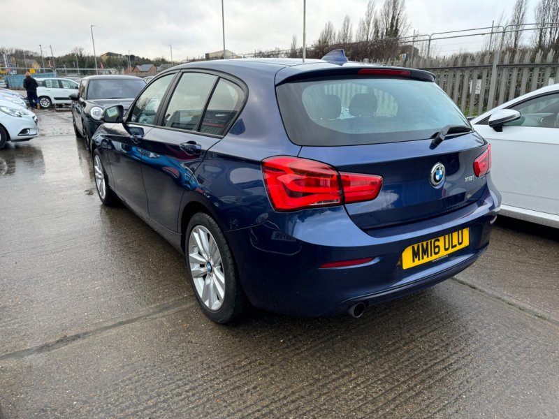 BMW 1 SERIES