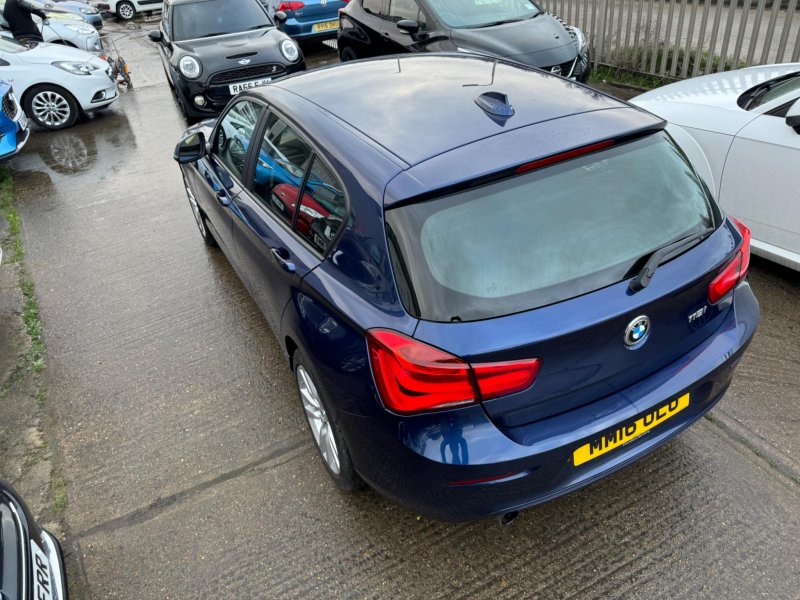 BMW 1 SERIES