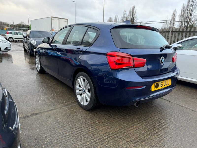 BMW 1 SERIES