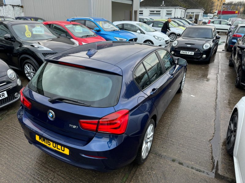 BMW 1 SERIES