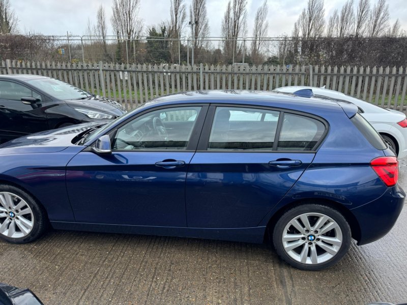 BMW 1 SERIES