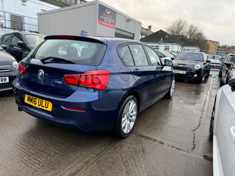 BMW 1 SERIES
