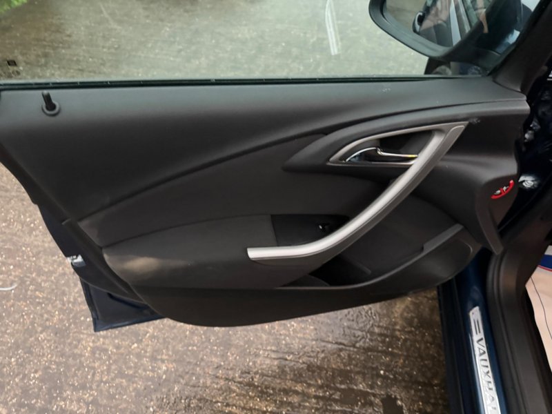 VAUXHALL ASTRA