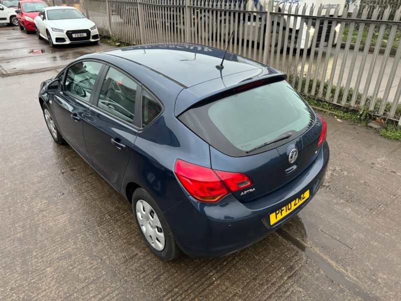 VAUXHALL ASTRA