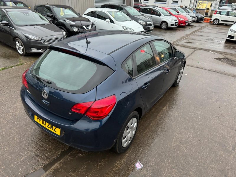VAUXHALL ASTRA