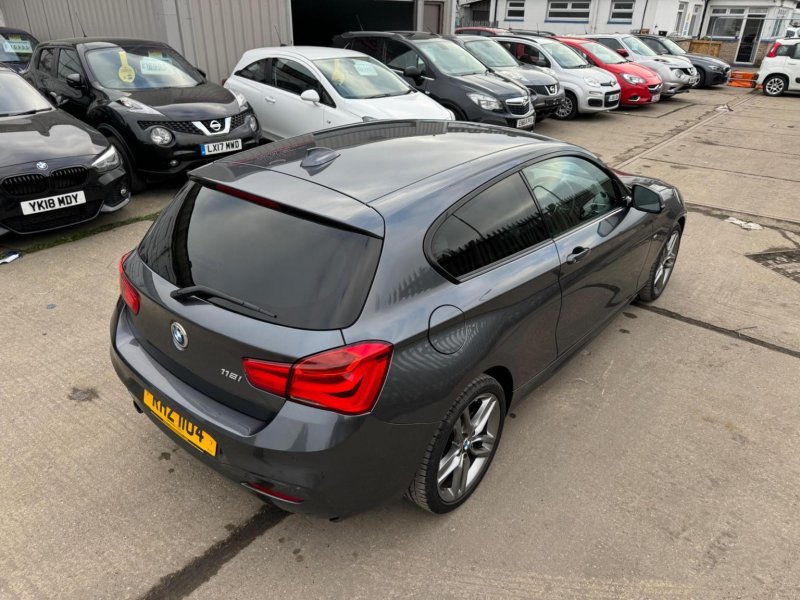 BMW 1 SERIES