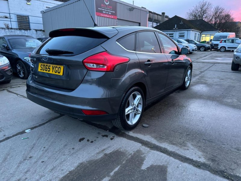 FORD FOCUS