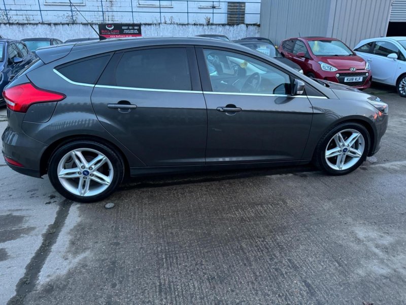 FORD FOCUS