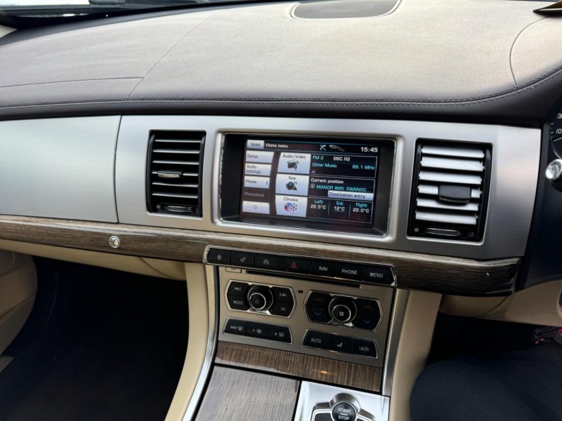 JAGUAR XF