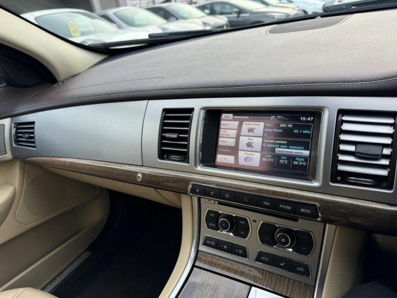 JAGUAR XF