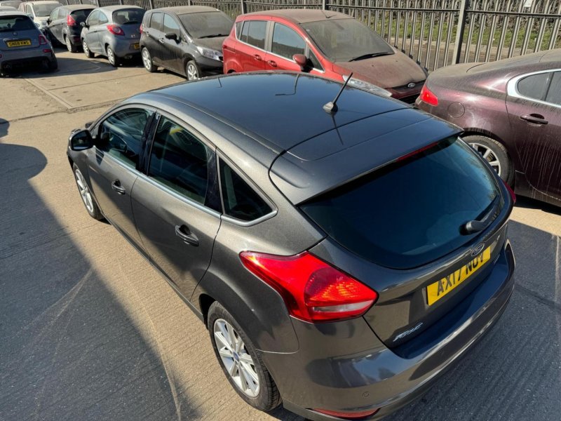 FORD FOCUS