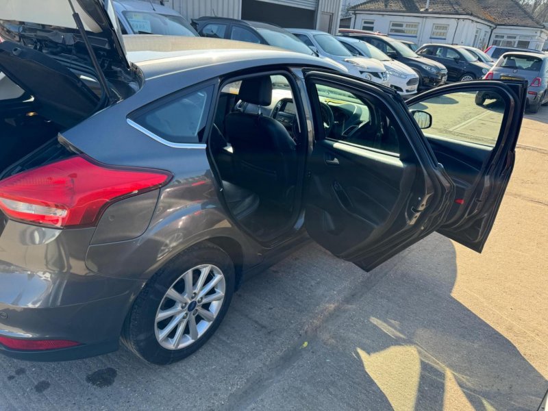 FORD FOCUS
