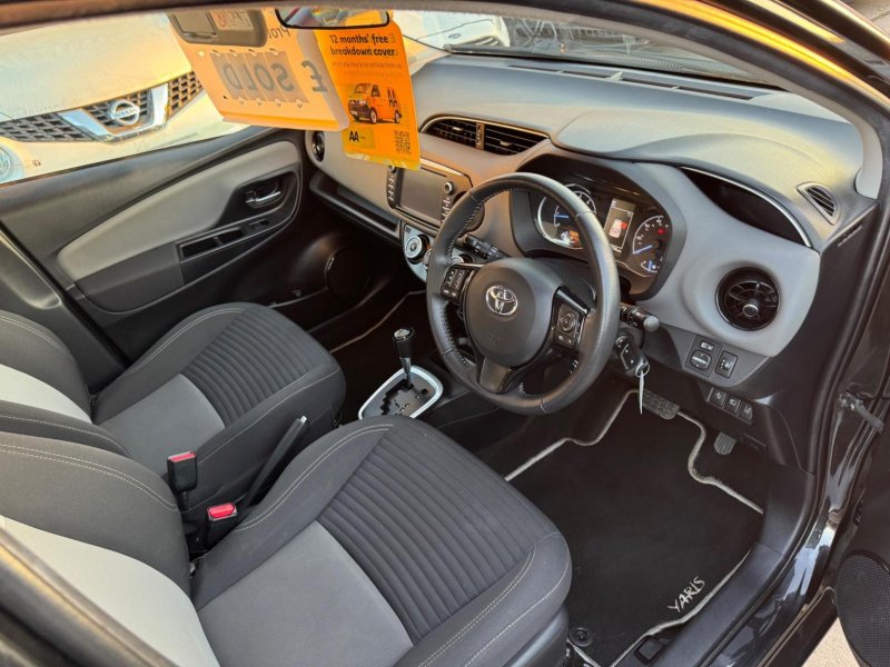 TOYOTA YARIS