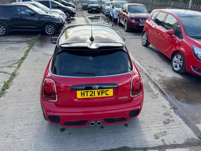 MINI HATCH